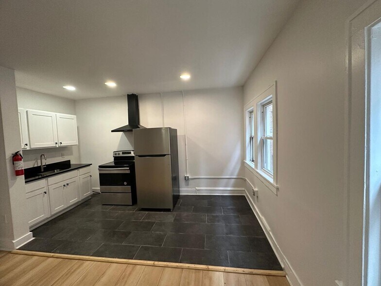 Building Photo - 1384 W 83rd St