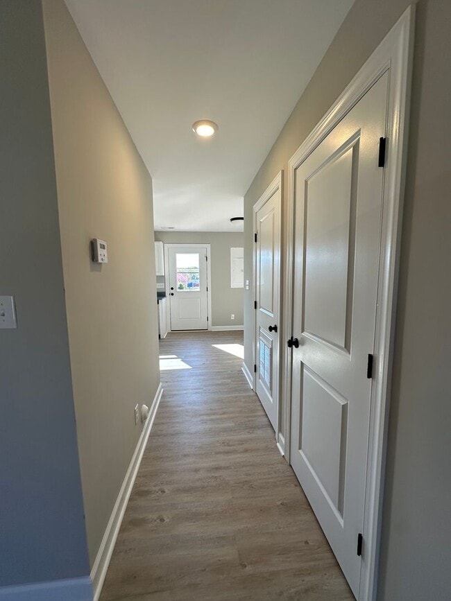 Building Photo - New Townhouse In Altavista!