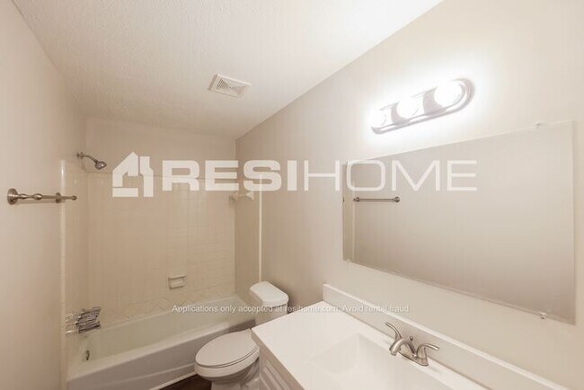 Building Photo - 741 Twin Ridge Dr