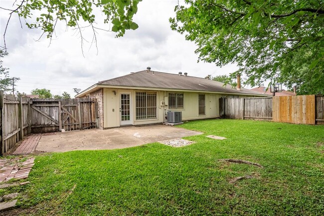 Building Photo - 3763 Quiet Pl Dr