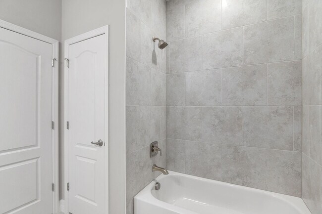 Building Photo - 573 Joy Haven Dr