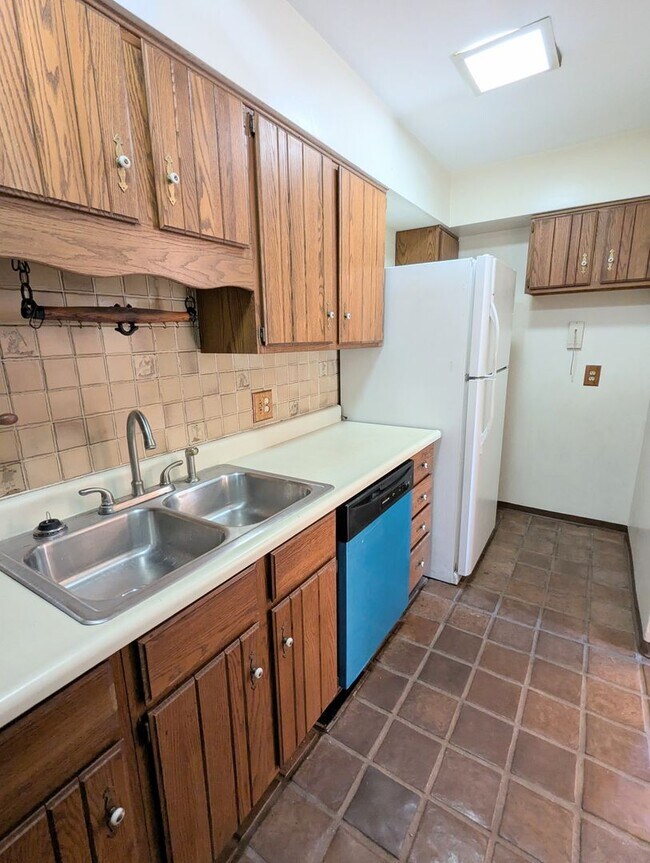 Building Photo - 312 Denniston St
