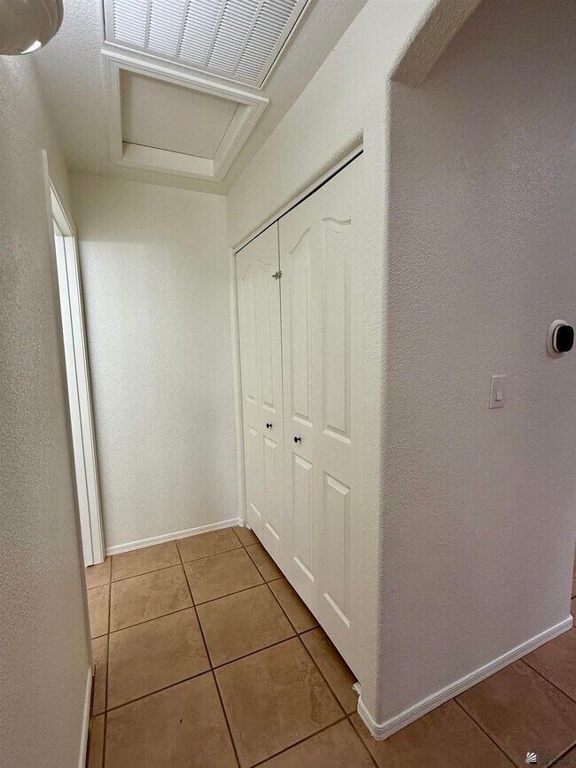 Building Photo - 3108 S Ragen Dr