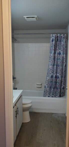 Building Photo - 1263 Lost Nation Rd