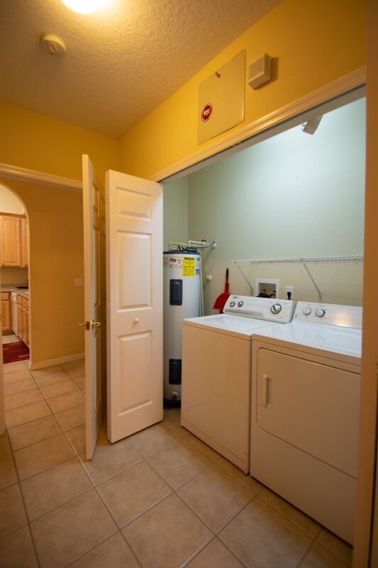 Building Photo - 9416 Myrtle Creek Ln
