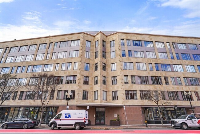 Building Photo - 1313 Washington St