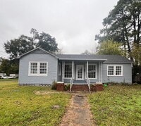Building Photo - 3-bedroom, 1-bath home available in Opelousas