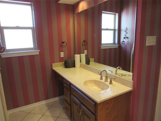 Building Photo - 2312 Blue Cypress Dr