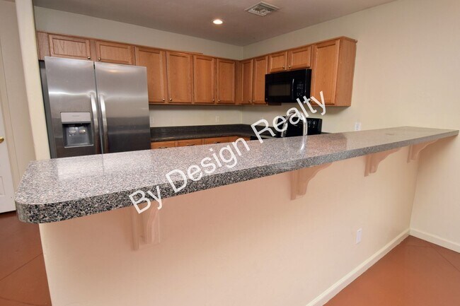 Building Photo - 203 S Cherry Ave