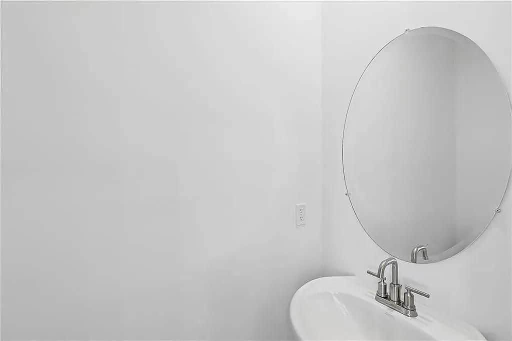 Building Photo - 186 Redbud Rd