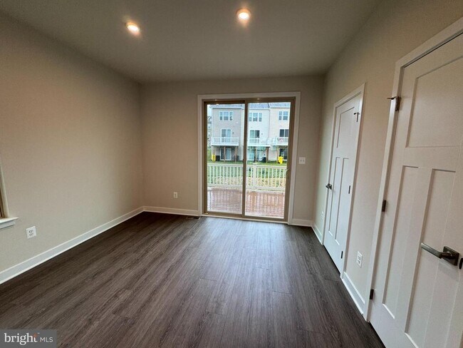 Building Photo - 132 Bethlehem Pl