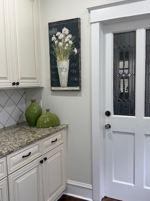 Building Photo - 147 S Mellonville Ave