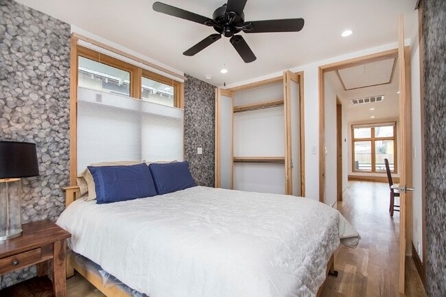 Building Photo - 811 E 23rd St