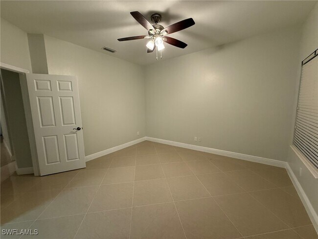 Building Photo - 5600 Chelsey Ln