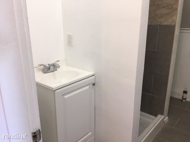 Building Photo - 3804 W Rogers Ave