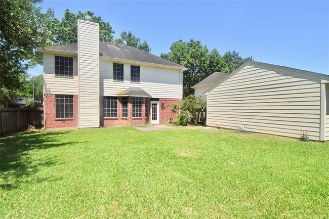 Building Photo - 2447 Edgewood Dr