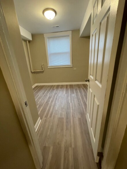 Building Photo - 3342 W Douglas Blvd