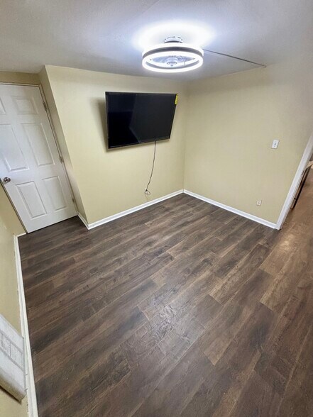 Building Photo - 6043 Wister St
