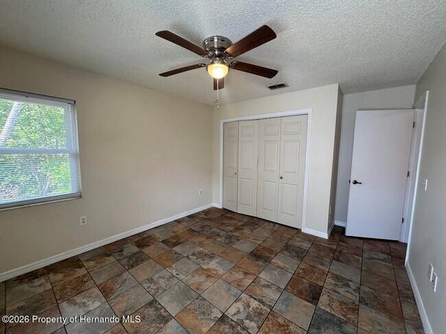 Building Photo - 5317 Woodridge Ln