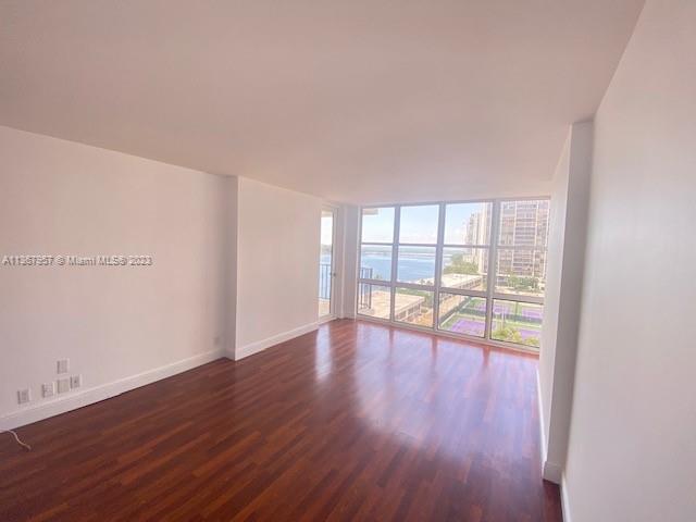 Building Photo - 1865 Brickell Ave