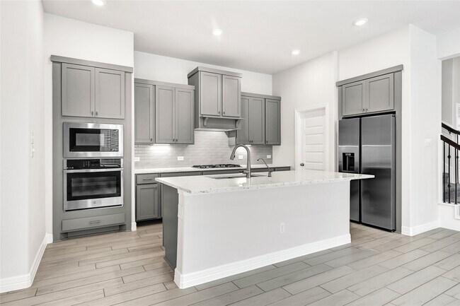 Building Photo - 9319 Galloway Wds Trl
