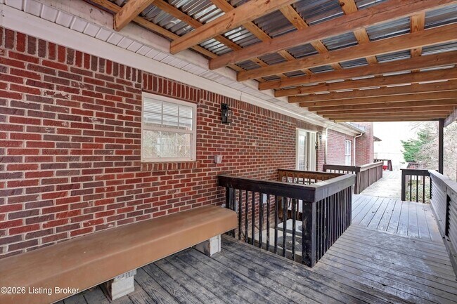 Building Photo - 2726 Brownsboro Rd