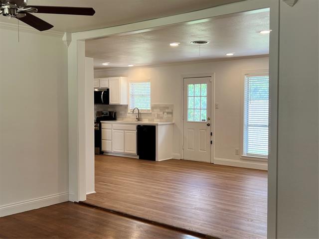 Building Photo - 2406 Ridgecrest Dr