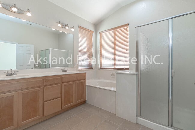 Building Photo - 936 Heartland Dr