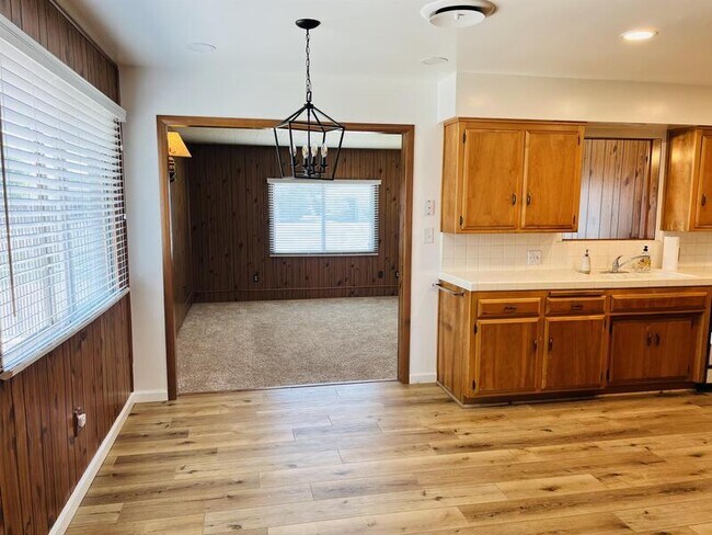 Building Photo - 6212 Friant Dr