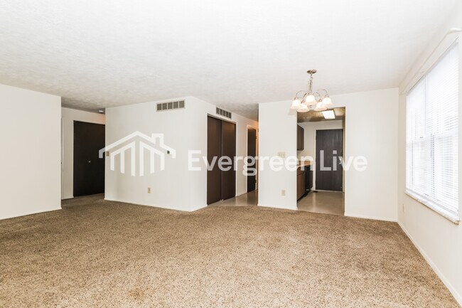 Building Photo - 8615 Baton Rouge Dr