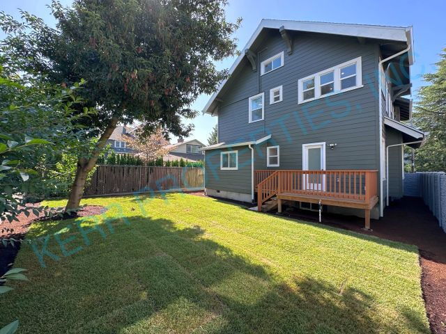Building Photo - Charming 2-Bed, 2-Bath Duplex Oasis in Hea...