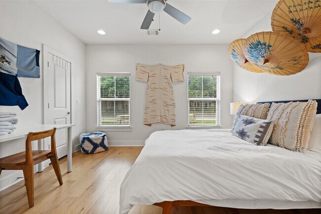 Building Photo - 2713 Halcyon Dr