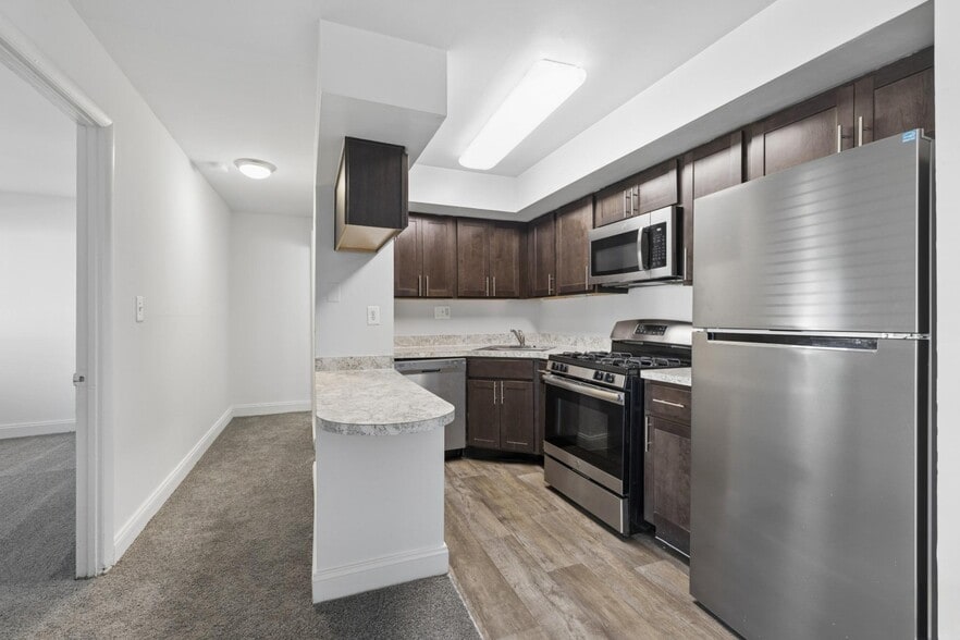 Kitchen (RG) - Rosedale Gardens