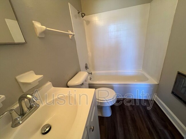 Building Photo - 3706 Greenwood Blvd