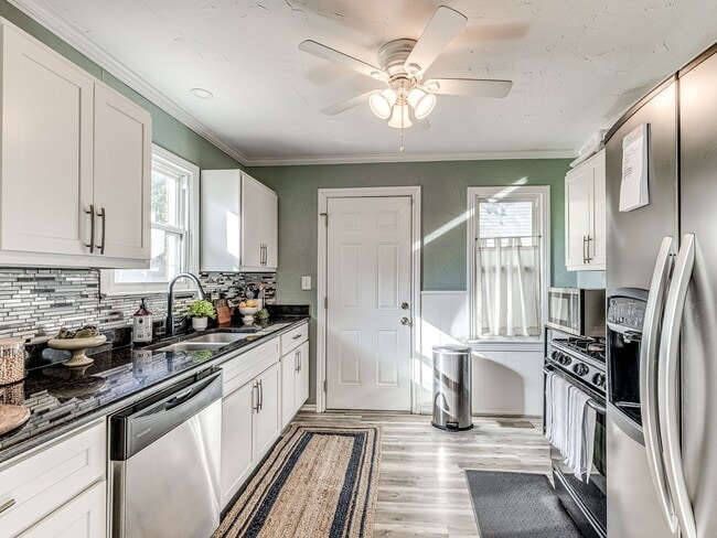 Building Photo - Super Sweet Home - All Appliances Included! 5 Minutes from Lake Hefner