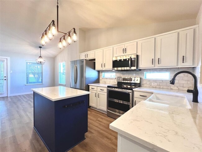 Building Photo - 1517 Big Thicket Dr