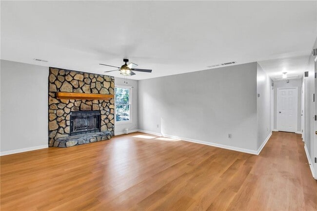 Building Photo - 7515 Asbury Dr