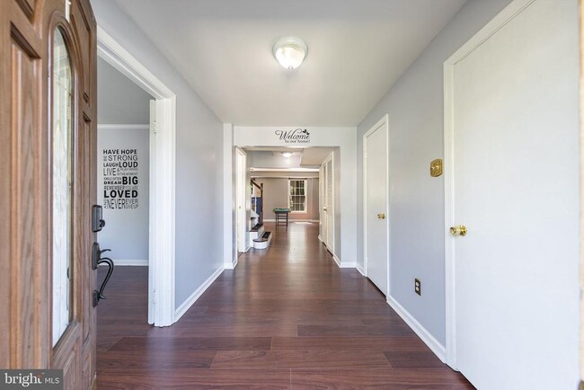 Building Photo - 4333 Cedarlake Ct