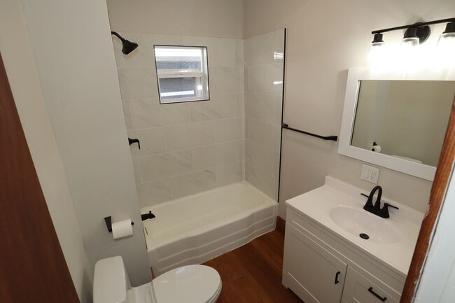 Building Photo - Newly Updated 3 Bedroom Home!