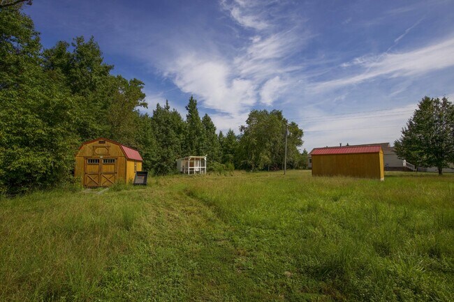 Building Photo - "Charming 3-Bedroom Home with 2 Full Bathrooms in Vass, NC - Spacious and Comfortable Country Liv...
