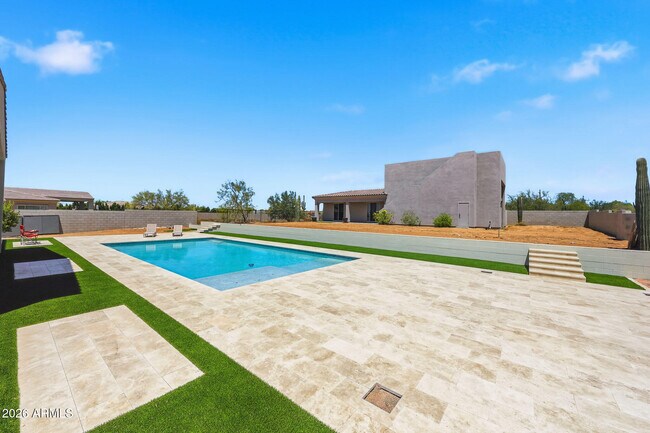 Building Photo - 6896 E Lomas Verdes Dr