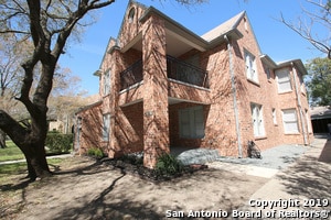 Building Photo - 131 E Ridgewood Ct