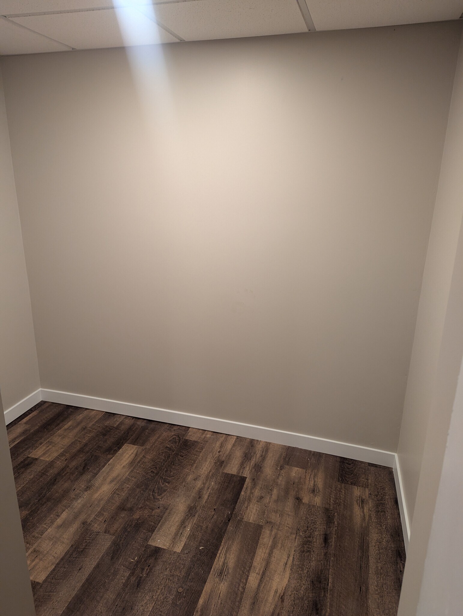 Large storage area. - 906 Bethel St
