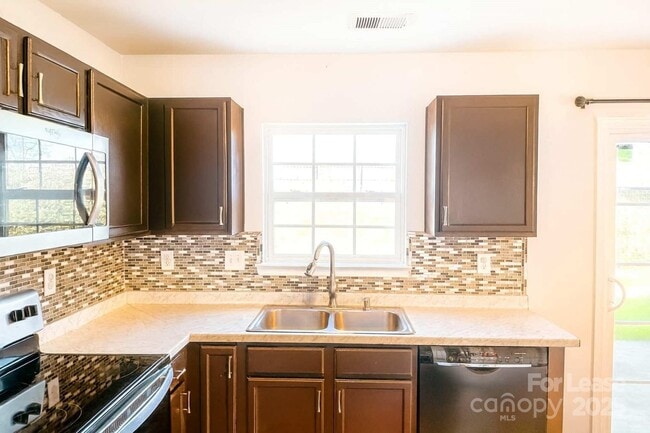 Building Photo - 4831 Stowe Derby Dr