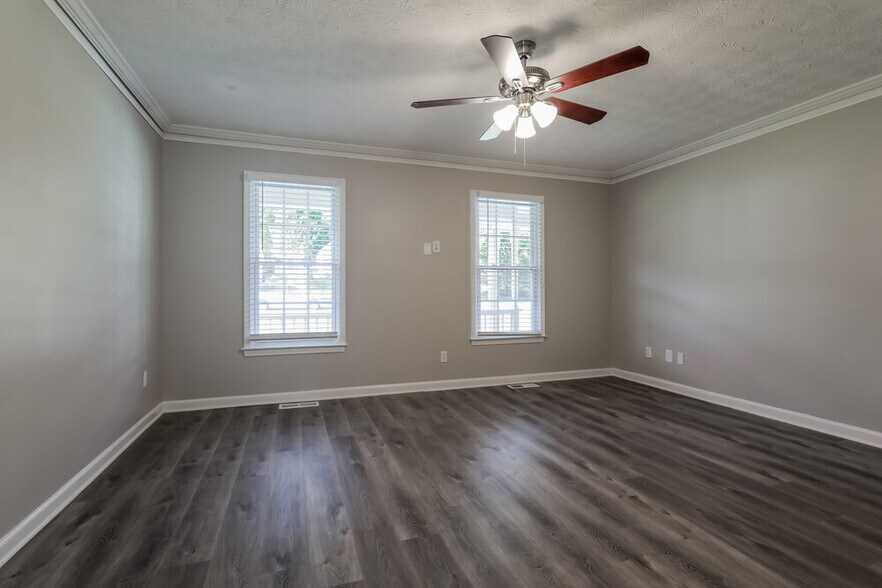 Building Photo - 700 Allen's Landing Dr SE