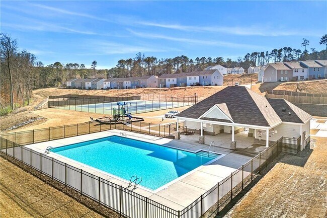 Building Photo - 7573 Knoll Hollow Rd