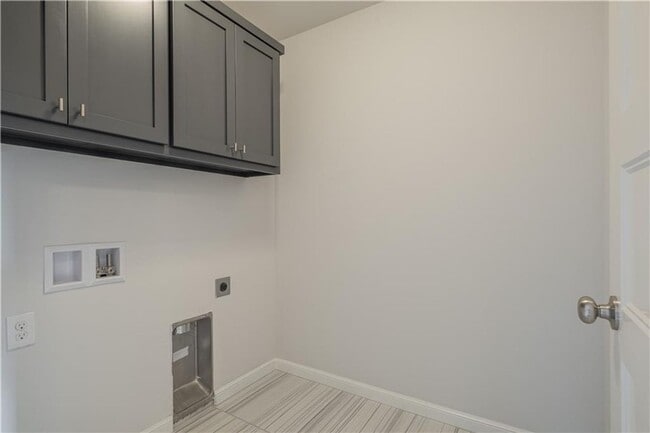 Building Photo - Three bed home in Deer Creek schools