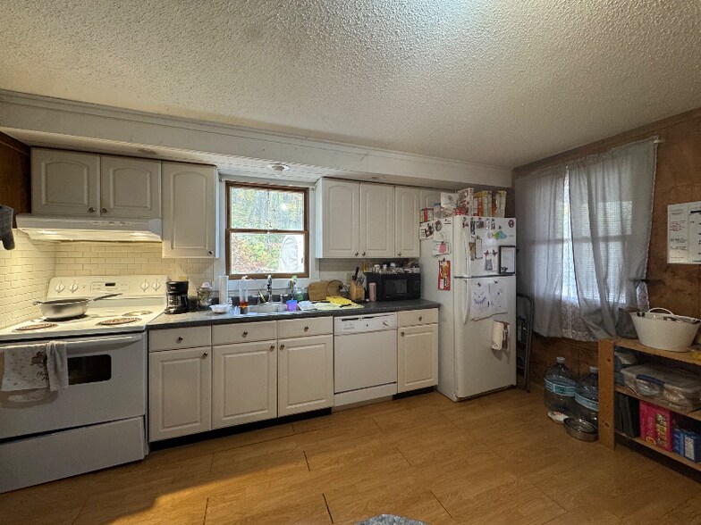 Building Photo - 737 Barrows Towne Rd