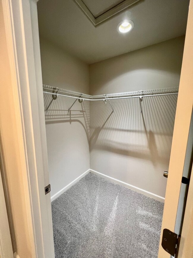 Building Photo - Capitol Hill/Madison Valley Townhouse