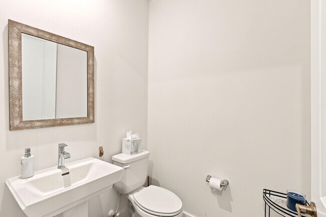 Building Photo - 11724 SW Aquila Wy